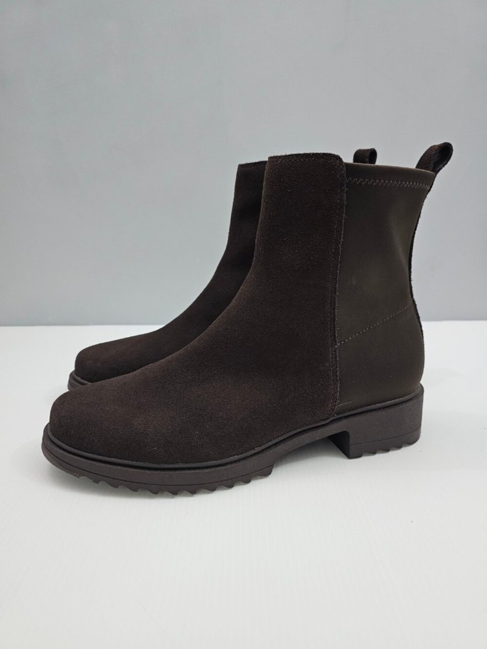 Blondo Caycie Waterproof Ankle Boot Brown Suede Chelsea Zip Fall Comfort Women 8